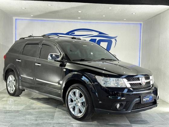 FIAT FREEMONT 2.4 EMOTION 16V GASOLINA 4P AUTOMÁTICO FIAT FREEMONT 2.4 EMOTION 16V GASOLINA 4P AUTOMÁTICO